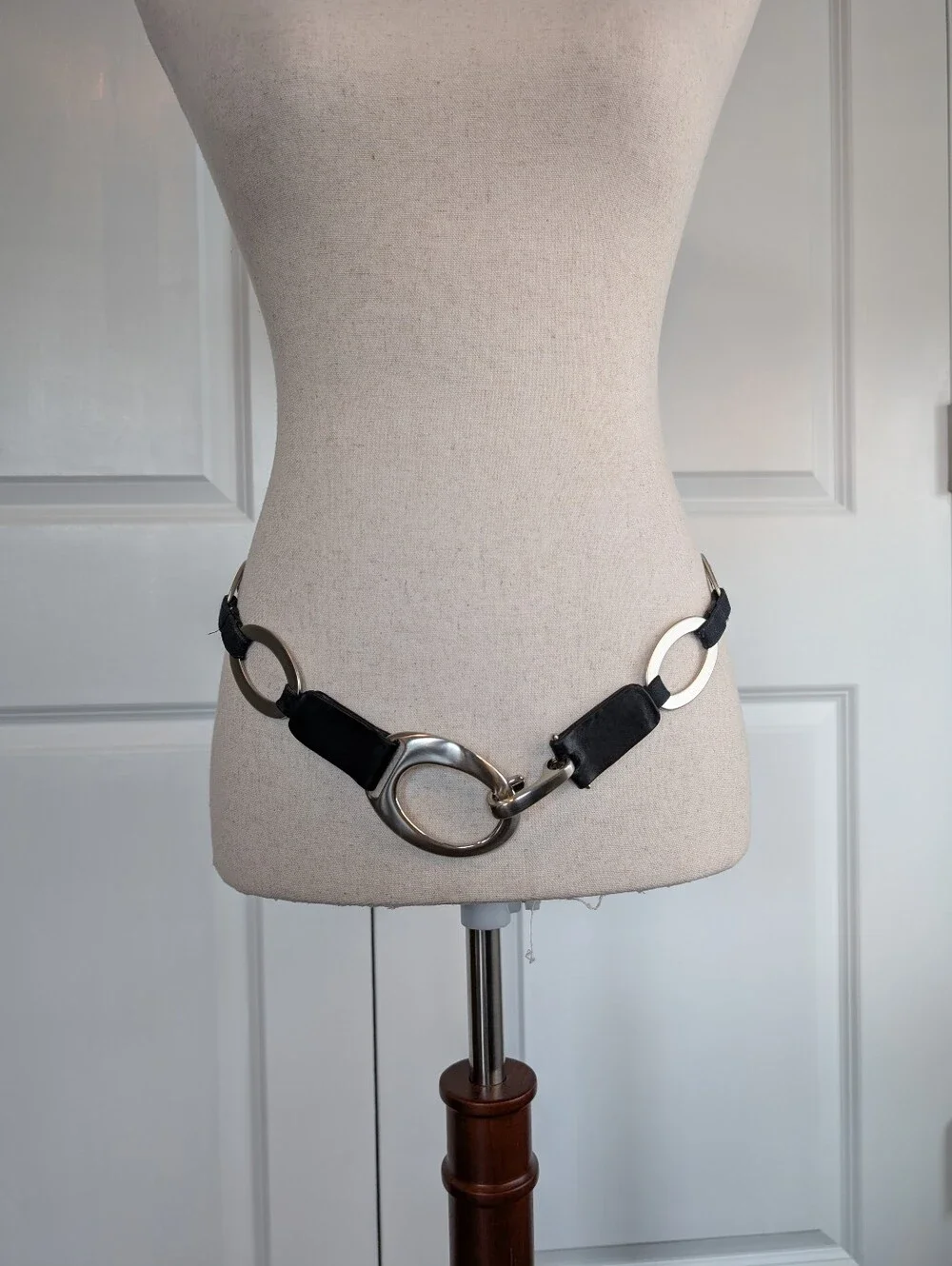 Suzi Roher Black Leather Waist Belt with Silver Oval Links Size Medium